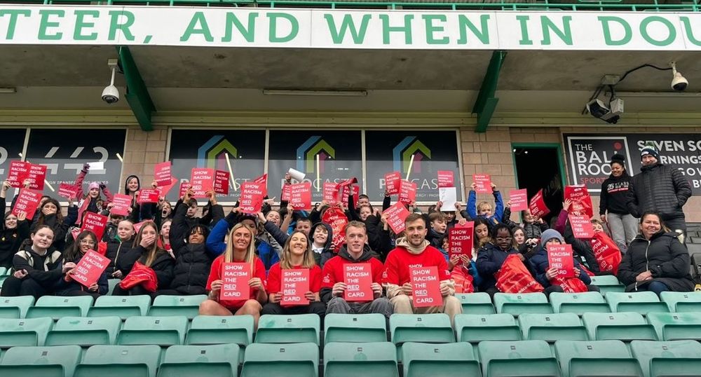 Hibernian Fc Hibs Take Part In Show Racism The Red Card Initiative