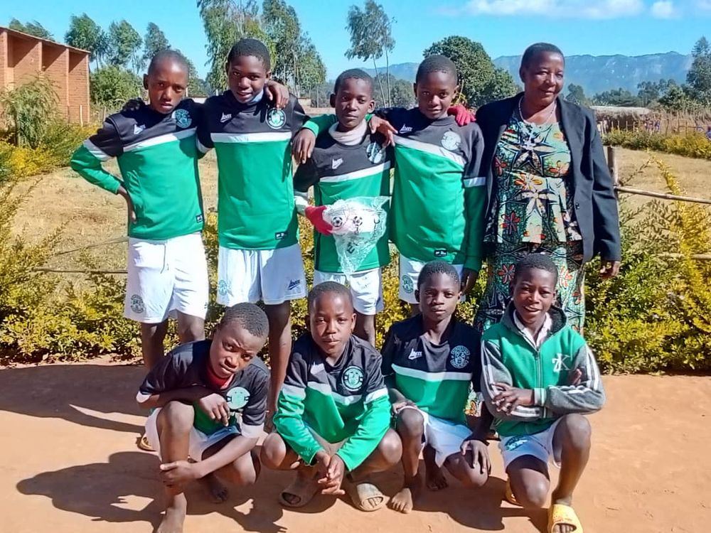 Image for Hibs CF donors Kalilombe Primary School, Dedza 2023-06-01_PSM-01.jpg Image for Hibs CF donors Kalilombe Primary School, Dedza 2023-06-01_PSM-01.jpg