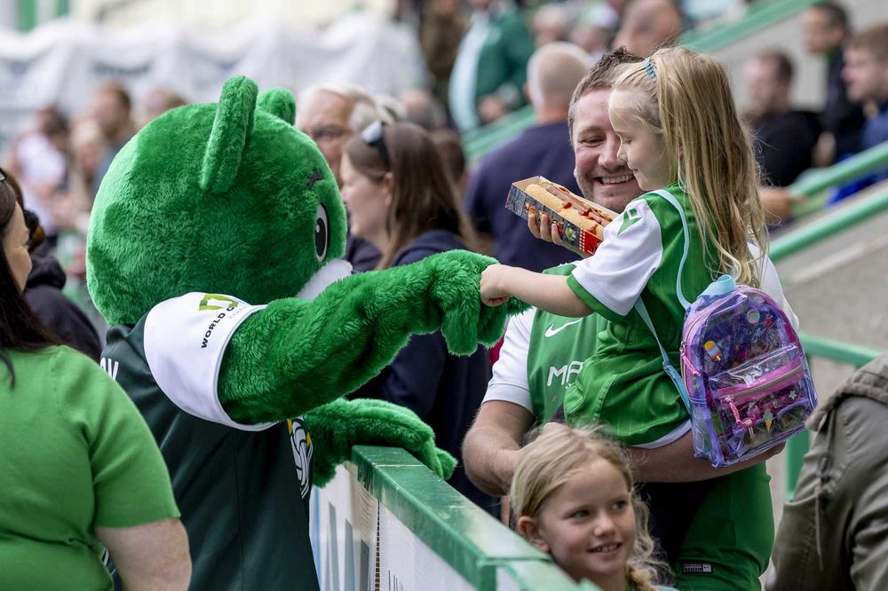 Sportpix_Sco_Prem__Hibs_V_StMir_AR060823_4934.jpg