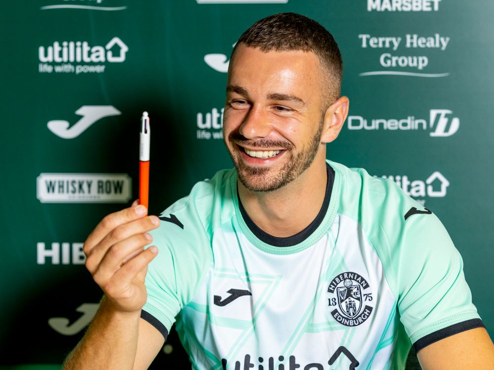 Hibernian FC | Gallery: Marijan Čabraja's First Day At Hibs!