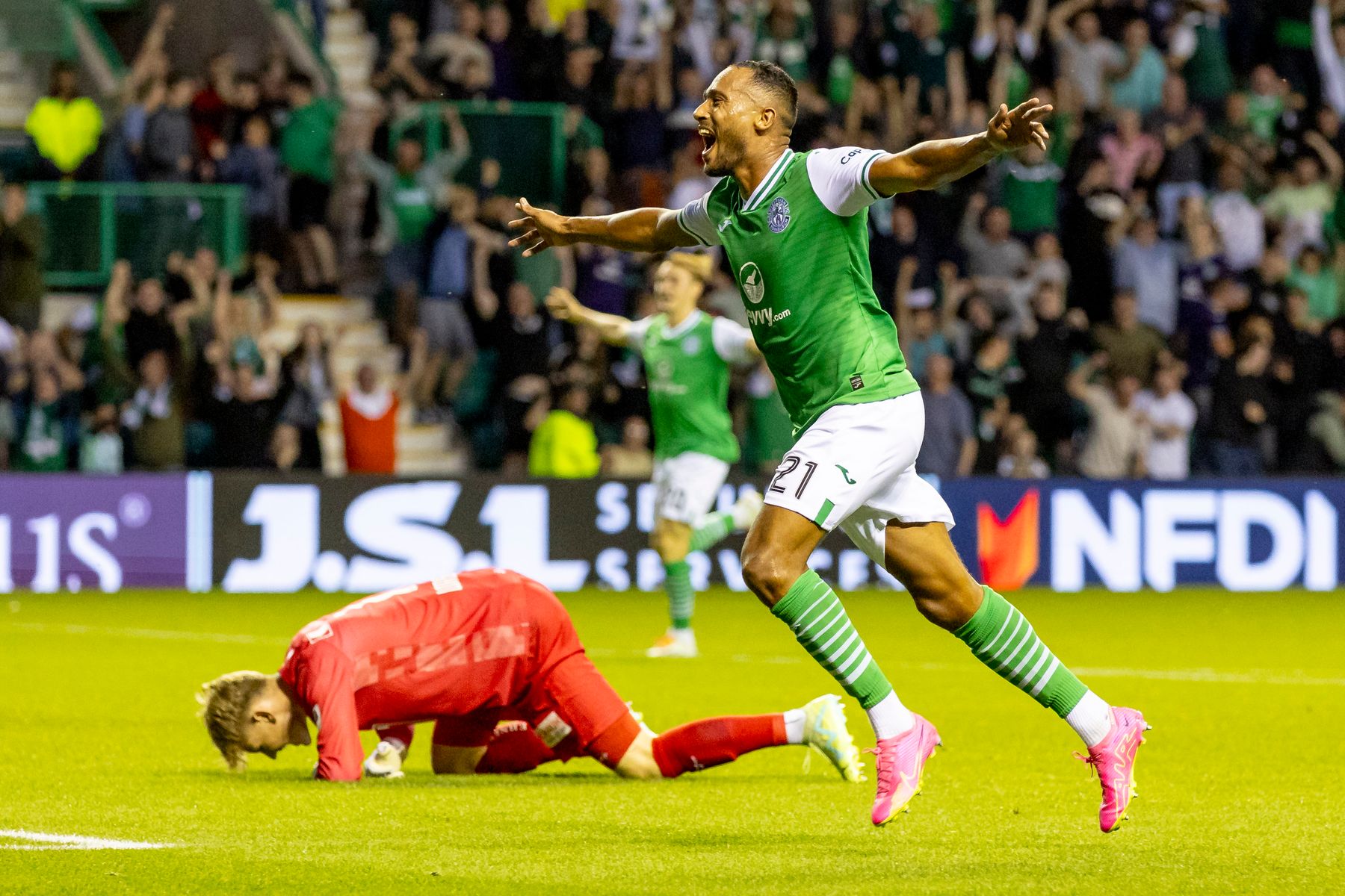 Sportpix_UEFA_HIbs_v_Luzern_AR100823_2301.jpg