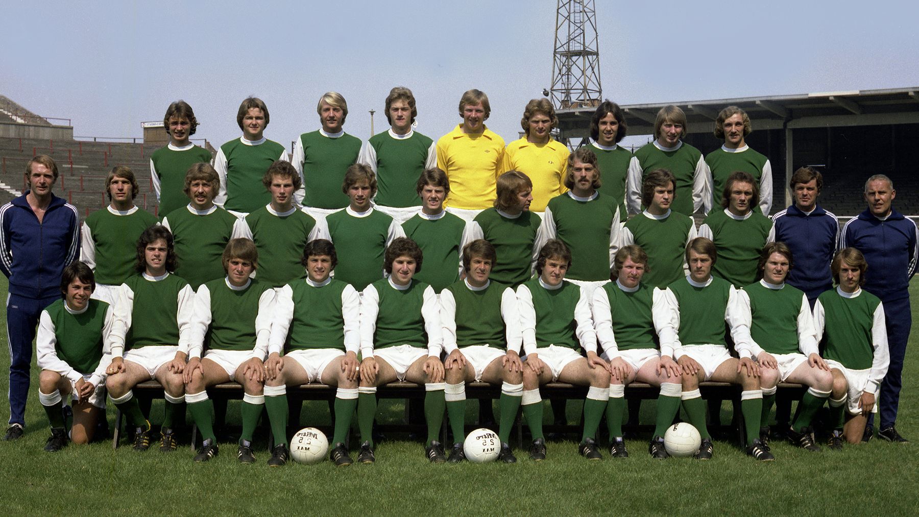 1974-1975-SQUAD.jpg