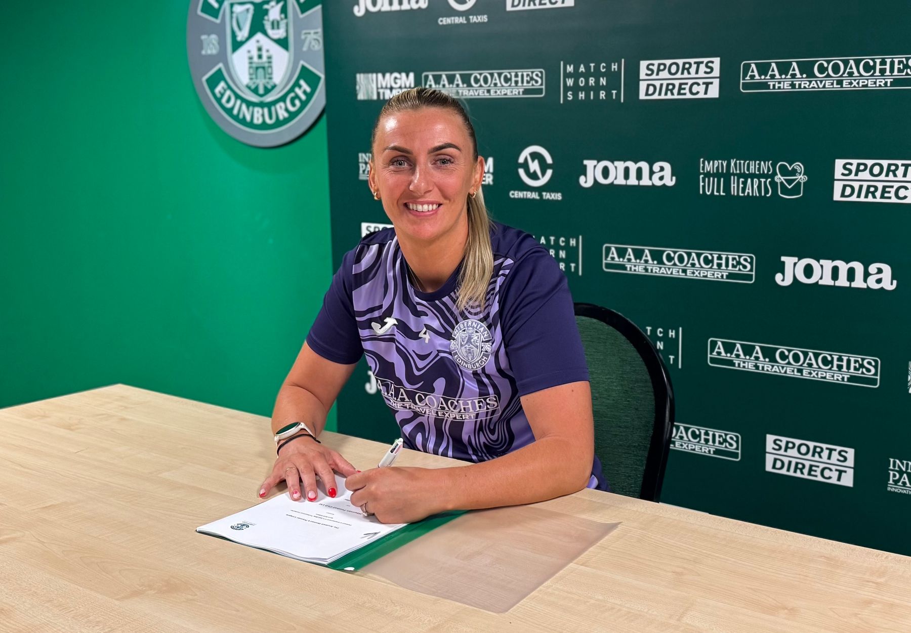 SH4signing6.jpg