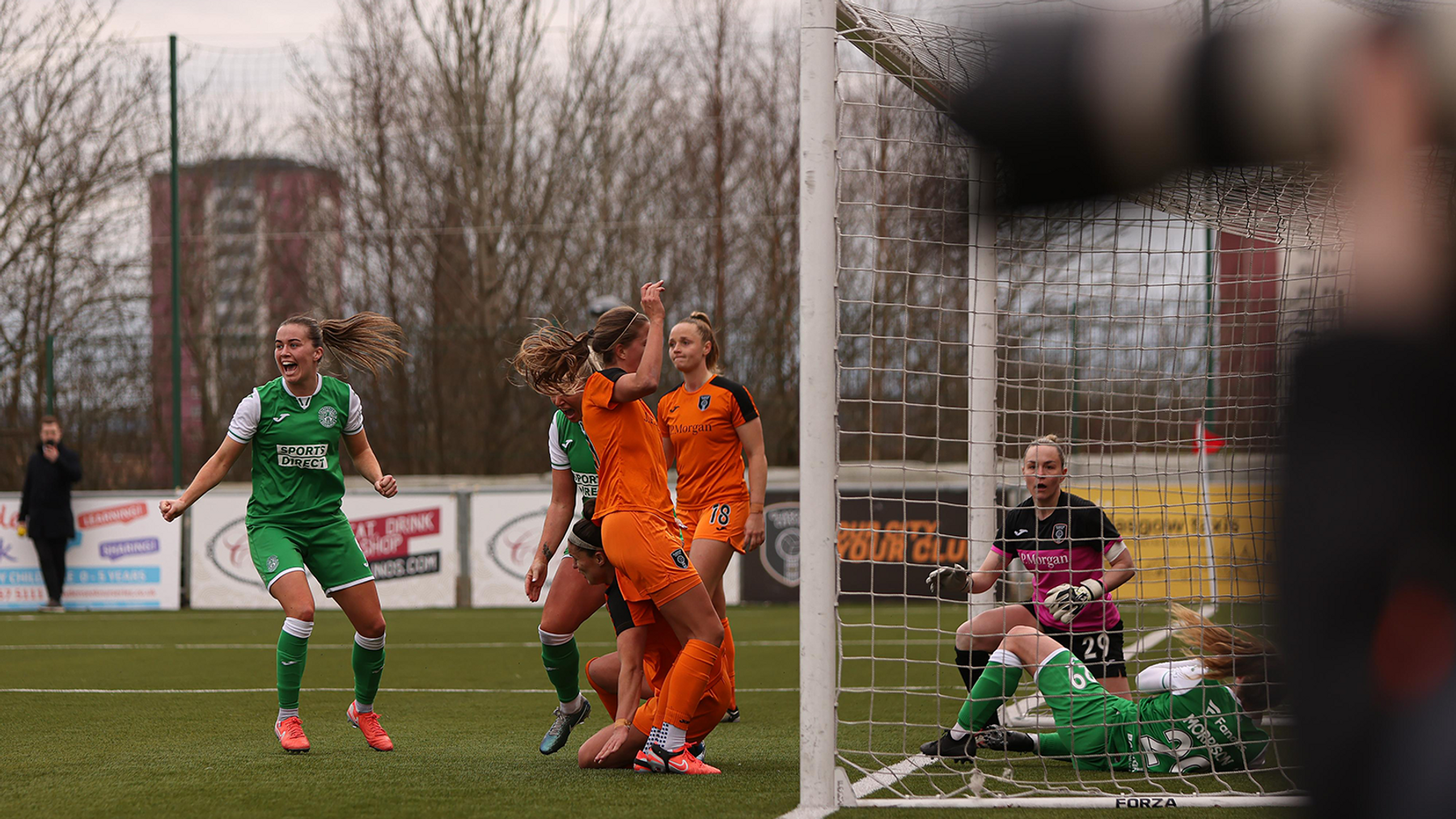 KM29GoalGlasgowCity160325 3.png
