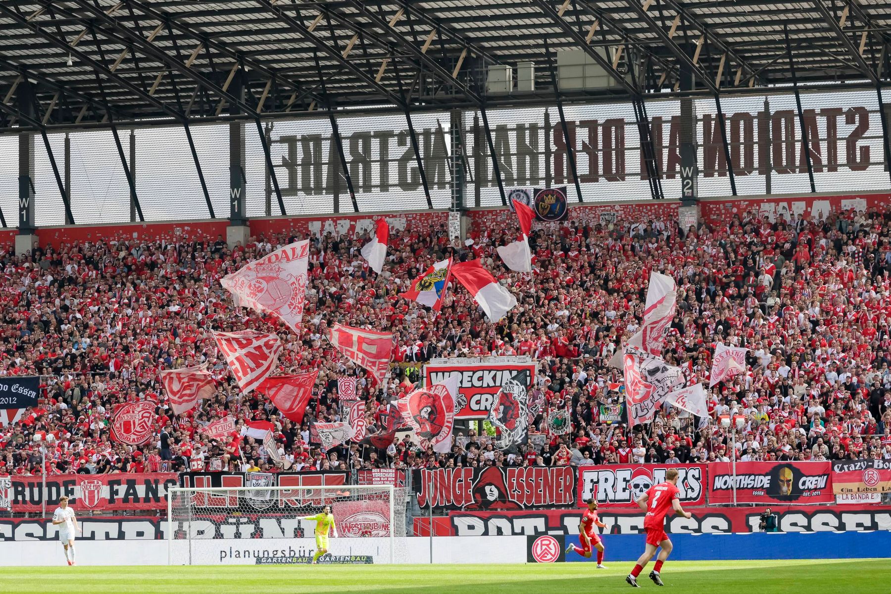 20250426_35_3L_Rot_Weiss_Essen_1_FC_Saarbrücken_ME_0172.jpeg